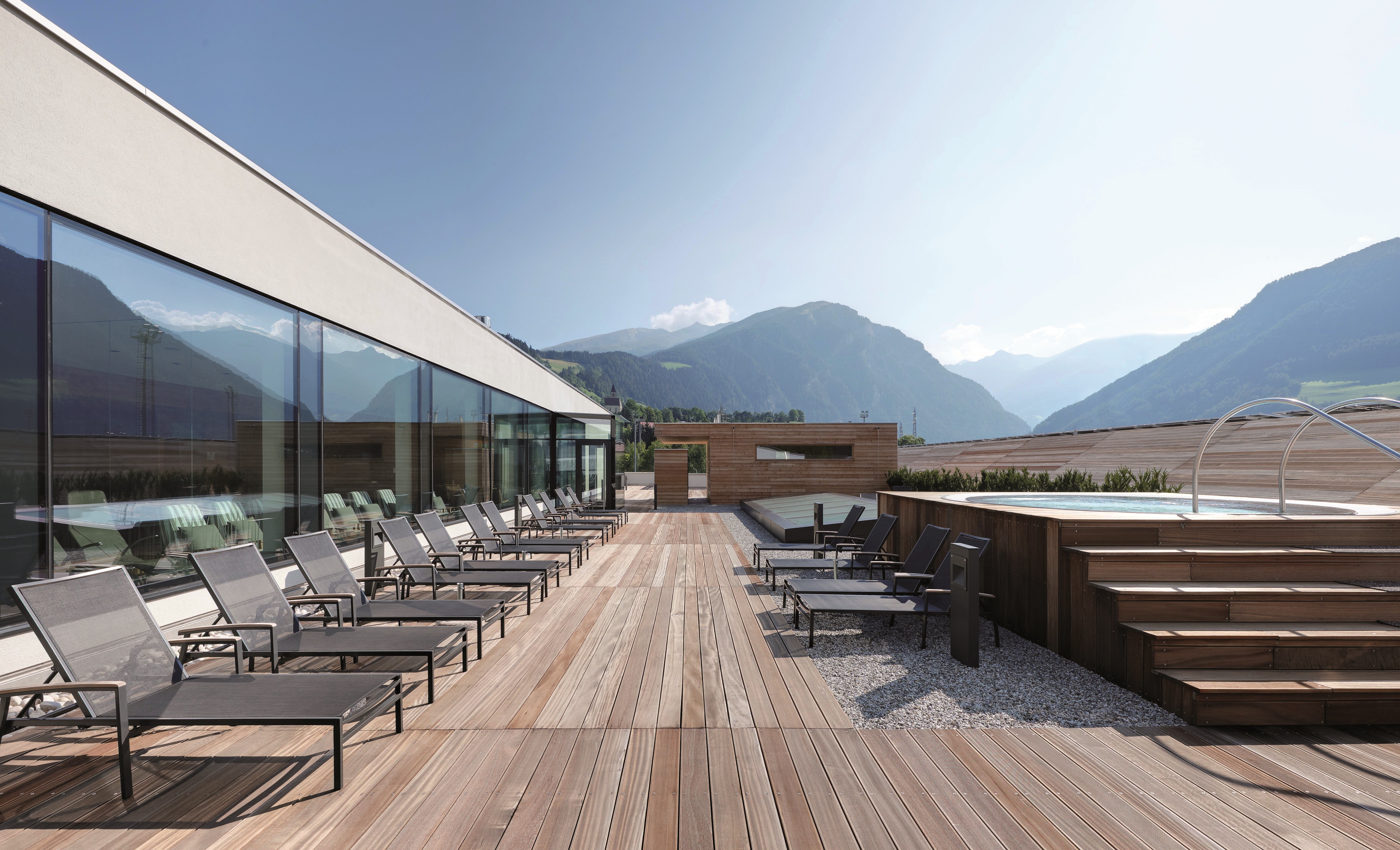 Balneeum In- and Outdoorpool Balneum Sterzing